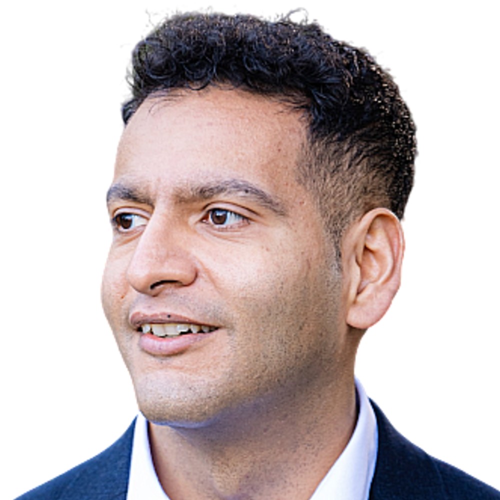 Dr. Dhiraj  Arora BDS MJDF RCS(Eng) MSc(Endo) PGCert CE